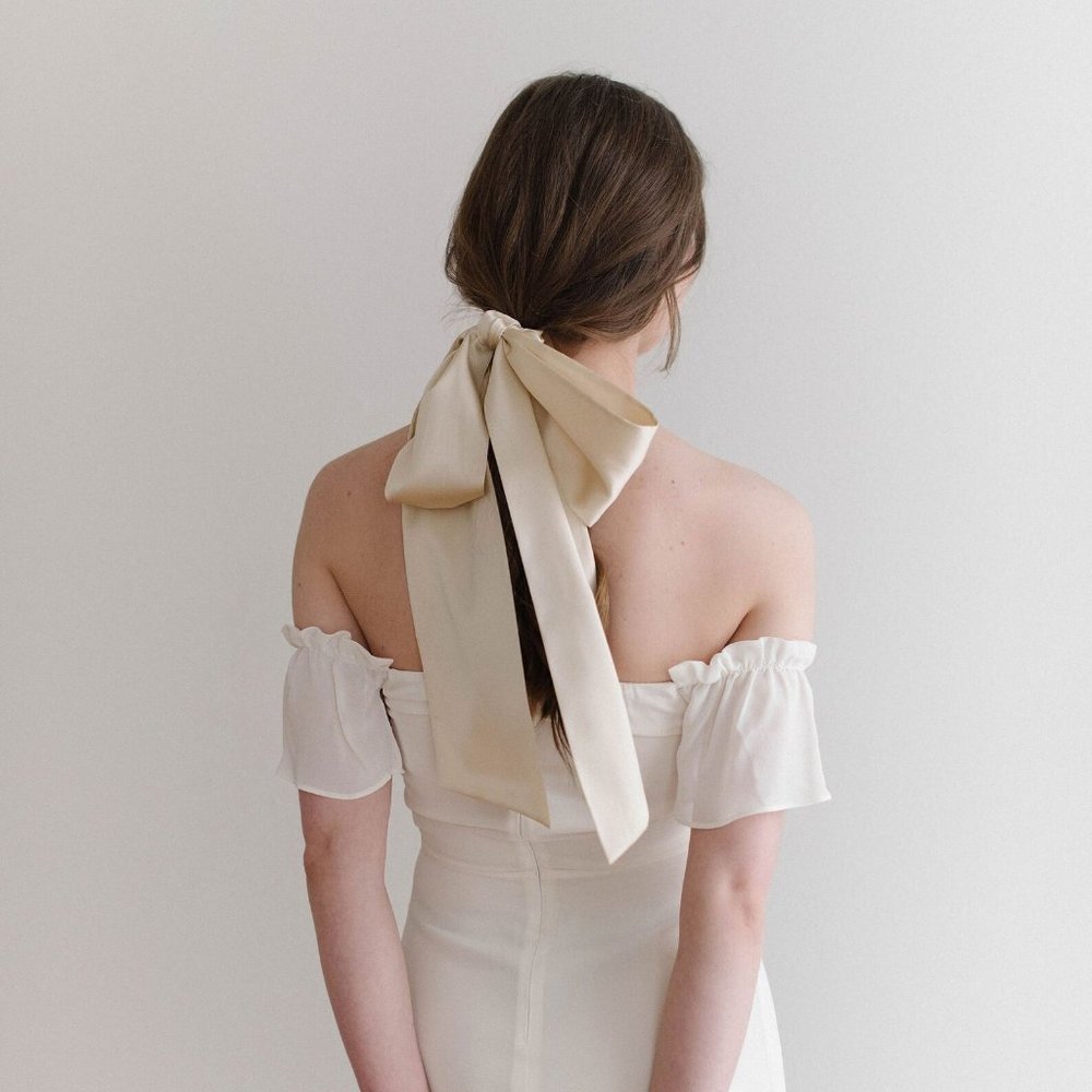 NWT - Large ivory silk hair bow